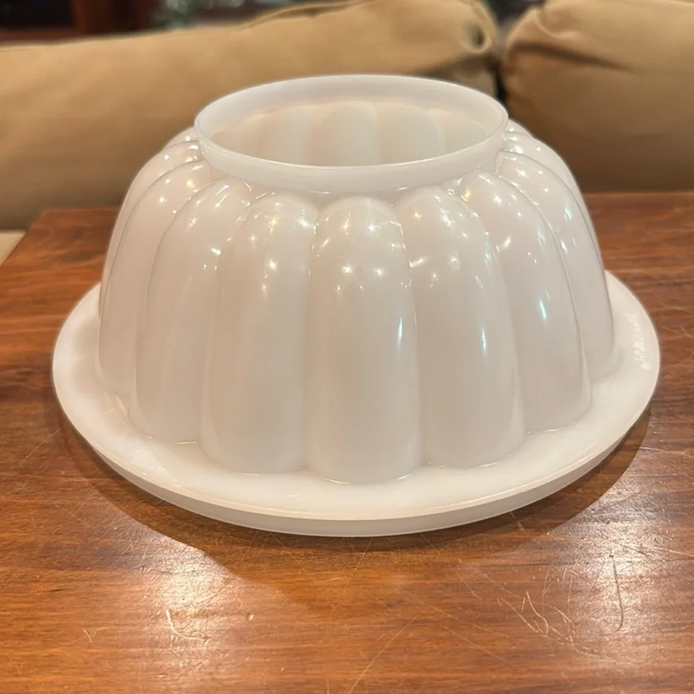 Tupperware this vintage